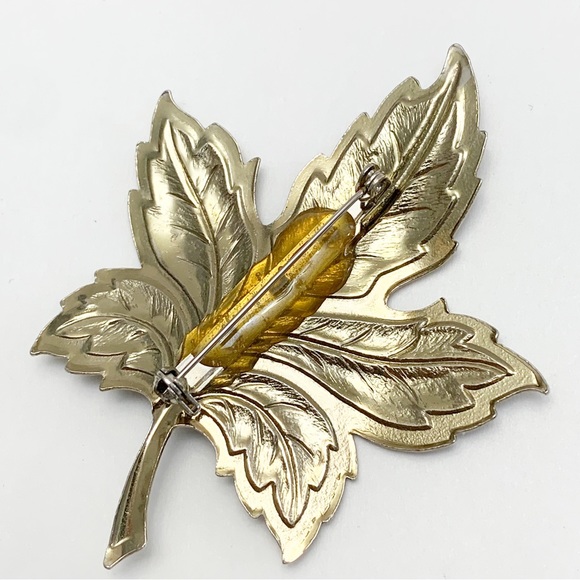 Vintage swirled enamel large maple leaf brooch pin - Picture 5 of 6